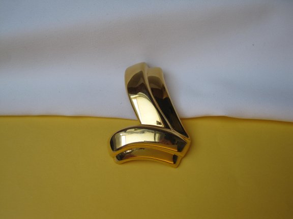 Broche Monet goudkleurig lint model 5.3x4.9 cm. - Afbeelding 2