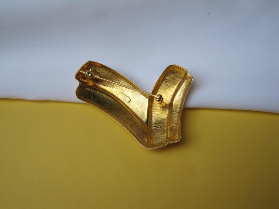 Broche Monet goudkleurig lint model 5.3x4.9 cm. - Afbeelding 3