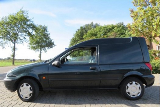 Mazda 121 - 1.3i VAN Benzine met een Nieuwe APK - 1