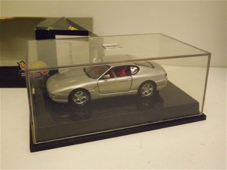 1:43 oudere HotWheels Ferrari 456 GT Silver 2+2 - 2