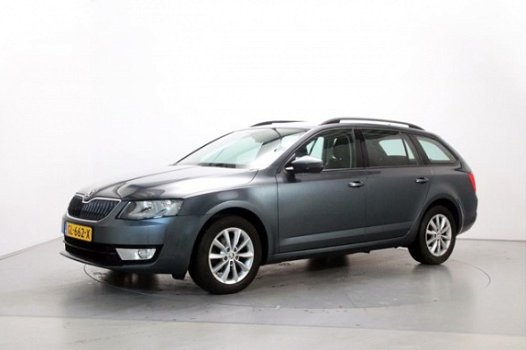 Skoda Octavia Combi - 1.6 TDI Greentech Ambition Businessline DSG Automaat Navigatie Climate Control - 1