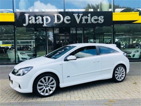 Opel Astra GTC - 1.8 16V SPORT OPC LINE 140PK ECC PDC RECARO XEN MP3 - 1