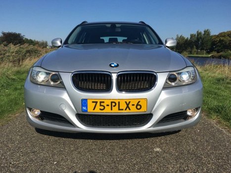 BMW 3-serie Touring - 318I BUSINESS LINE Navi/Clima/Cruise/Xenon - 1