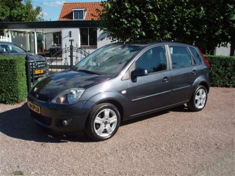 Ford Fiesta - 1.3-8V FUTURA XL *5-DEURS*NIEUWSTAAT*48.000 org.km.*DEALER ONDERHOUDEN - 1