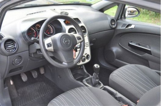 Opel Corsa - 1.3 CDTi Essentia, AIRCO/1 JAAR APK NETTE STAAT - 1