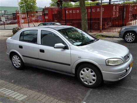 Opel Astra - 1.6-16V Club - 1