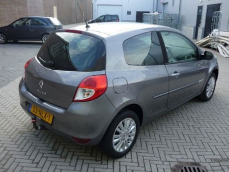 Renault Clio - 1.2 Tce collection Airco Nieuwstaat 6 mnd GARANTIE bj 2010 - 1