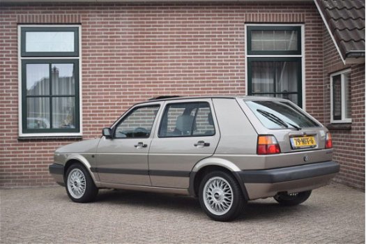 Volkswagen Golf - 1.6 70pk Automaat GL 5drs. Als nieuw Historie aanwezig Mooi voor de liefhebber - 1