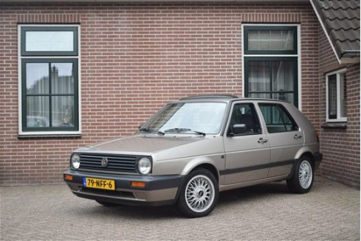 Volkswagen Golf - 1.6 70pk Automaat GL 5drs. Als nieuw Historie aanwezig Mooi voor de liefhebber - 1