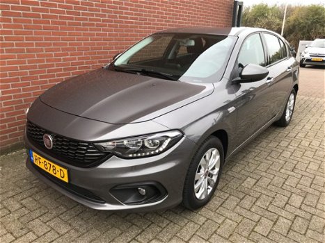 Fiat Tipo. - 1.4 T-Jet 120pk HB Business Navigatie, LM-velgen - 1