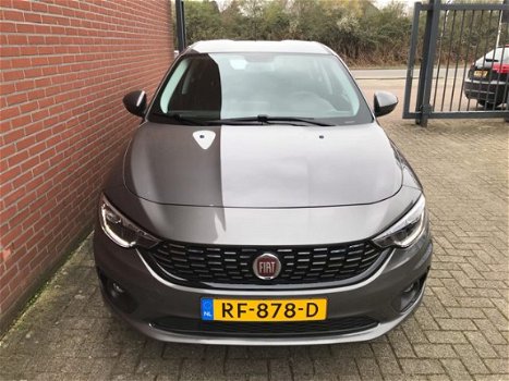 Fiat Tipo. - 1.4 T-Jet 120pk HB Business Navigatie, LM-velgen - 1