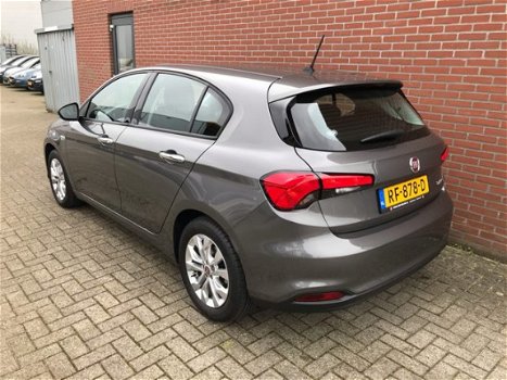 Fiat Tipo. - 1.4 T-Jet 120pk HB Business Navigatie, LM-velgen - 1