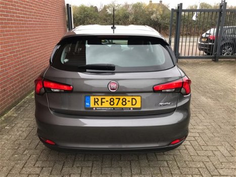 Fiat Tipo. - 1.4 T-Jet 120pk HB Business Navigatie, LM-velgen - 1