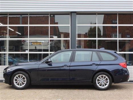 BMW 3-serie Touring - 316d (Airco, Navigatie, Radio-CD, Bluetooth Carkit, Cruise Control, LM-Velgen, - 1