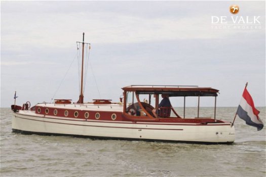 Classic Saloon Boat - 6