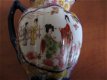 Een heel mooi antiek melkkannetje, Japans ca. 1900, gedecoreerd met vrouwen... - 3 - Thumbnail