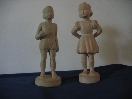 2 terracotta beeldjes gemerkt, jaren '50 - 1