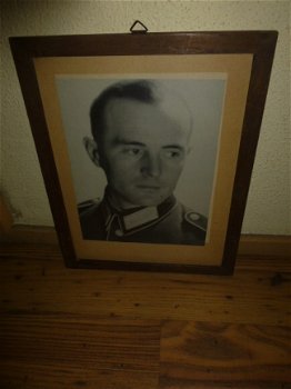 Ingelijste foto van Wehrmacht soldaat in Waffenrock eind 30er jaren - 1