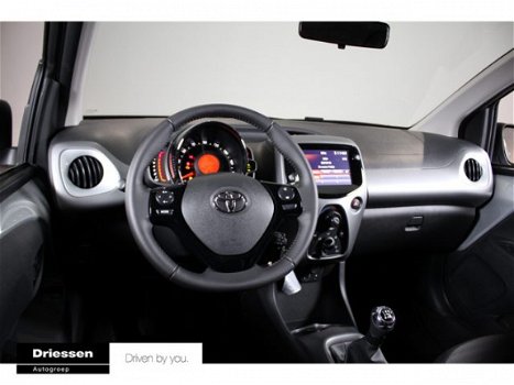 Toyota Aygo - 5-deurs 1.0 VVT-i x-nav # ( Navigatie ) - 1