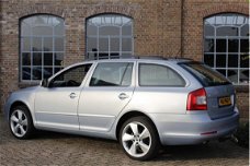 Skoda Octavia Combi - 1.6 TDI DSG Automaat, Navi, ECC, Clima, Cruise, Trekhaak, LMV 18"