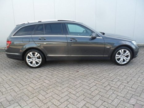 Mercedes-Benz C-klasse Estate - 200 CGI BlueEFFICIENCY Avantgarde PANORAMA DAK *GROOT NAVI * NAP *NW - 1