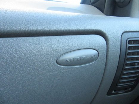 Seat Arosa - 1.4 i Zwart (occasion) Airbags , Radio/cd, Stuurbekrachtiging - 1