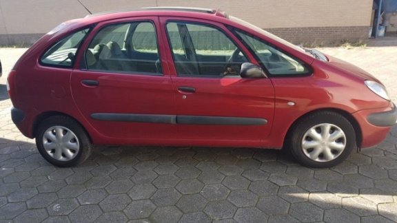 Citroën Xsara Picasso - 1.8i-16V LPG - 1