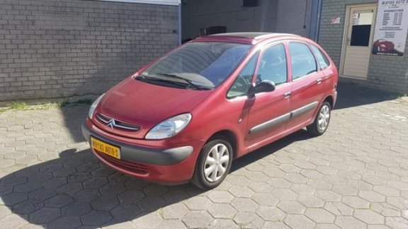 Citroën Xsara Picasso - 1.8i-16V LPG - 1