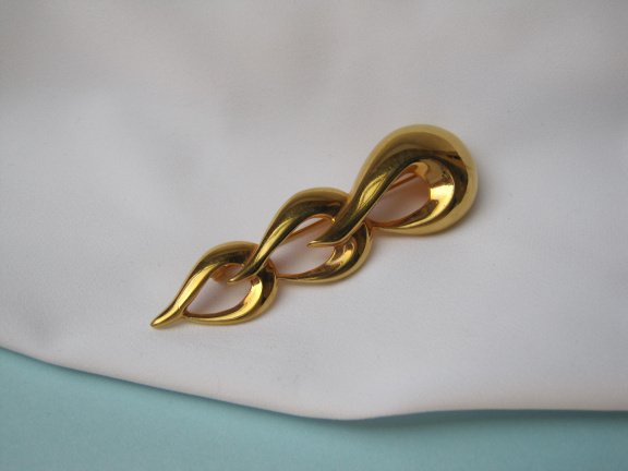 Broche Trifari Crown goudkleurig fantasie model 7.2x2.2 cm - Afbeelding 5