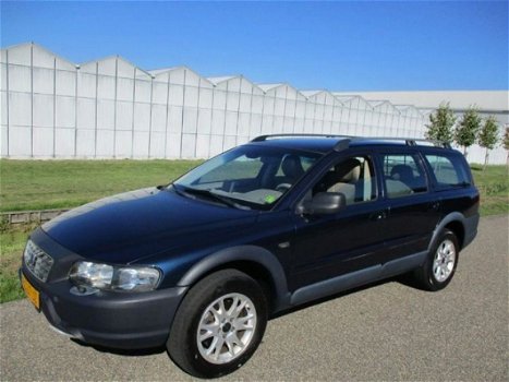 Volvo XC70 - 2.5 T Geartronic Comfort Line Automaat - 1