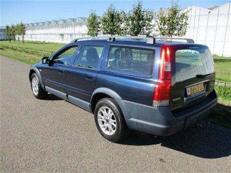 Volvo XC70 - 2.5 T Geartronic Comfort Line Automaat - 1