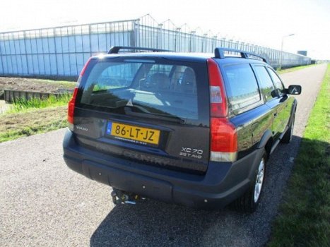 Volvo XC70 - 2.5 T Geartronic Comfort Line Automaat - 1