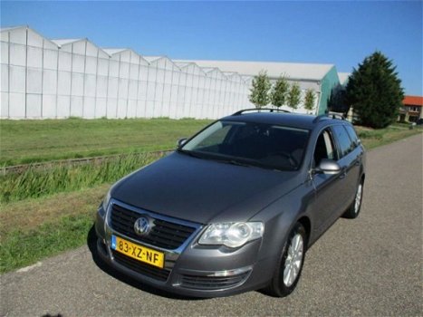 Volkswagen Passat Variant - 2.0 FSI Comfortline Business - 1