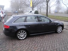 Audi A4 Avant - 2.0 TDI S-LINE