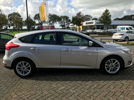 Ford Focus - 1.5 TDCi 120pk 5-deurs Lease Edition - 1