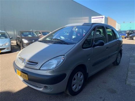 Citroën Xsara Picasso - 1.8i-16V Différence - 1