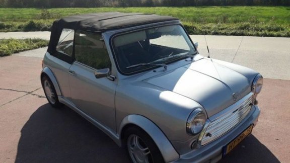 Austin Mini - 1000 E - 1