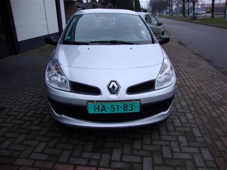 Renault Clio - 1200 16V 3 DEURS - 1