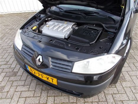 Renault Mégane - 1.6-16V EXPRESSION SEDAN - 1