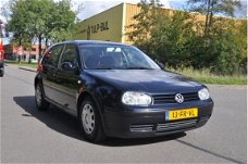 Volkswagen Golf - 1.6-16V Comfortline 5-DEURS AIRCO/CRUISE VELE OPTIES