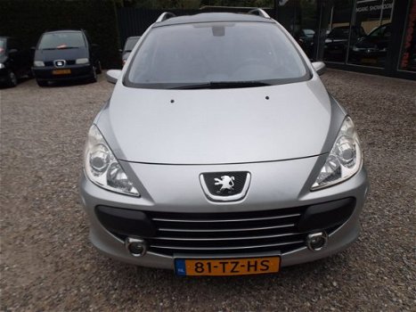 Peugeot 307 SW - 1.6-16V PREMIUM met trekhaak nieuwe apk 05-09-2020 - 1