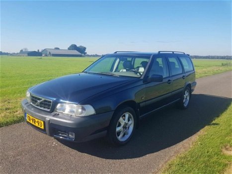 Volvo V70 Cross Country - XC 2.5 T AWD Luxury NETTE STAAT NW APK - 1