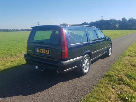 Volvo V70 Cross Country - XC 2.5 T AWD Luxury NETTE STAAT NW APK - 1