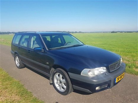 Volvo V70 Cross Country - XC 2.5 T AWD Luxury NETTE STAAT NW APK - 1