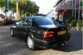 BMW 5-serie - 520D *YOUNGTIMER* / AIRCO / CRUISE CTR. / RADIO-CD / TREKHAAK / EL. PAKKET / *APK 17-1 - 1 - Thumbnail