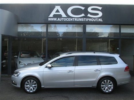 Volkswagen Passat Variant - 1.4 TSI AUTOMAAT COMFORTLINE BLUEMOTION AIRCO NAVI PDC V+A LM VELGEN - 1