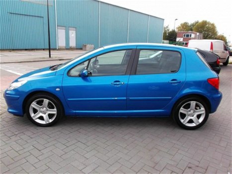 Peugeot 307 - 1.6-16V Premium Airco weinig km met NAP IN NIEUWSTAAT - 1