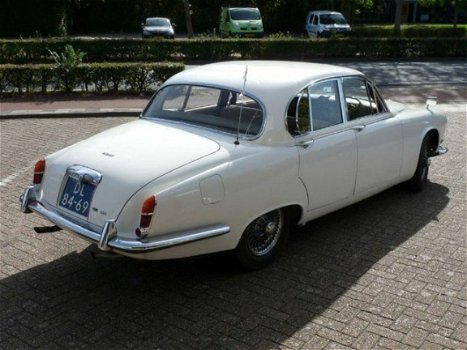 Jaguar 420 - 420 saloon - 1