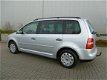 Volkswagen Touran - 1.6-16V FSI Business 7 Persoons Airco - 1 - Thumbnail