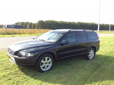 Volvo XC70 - 2.4 D5 Comfort Line TOP ONDERH XENON FRAAIE AUTOMAAT - 1